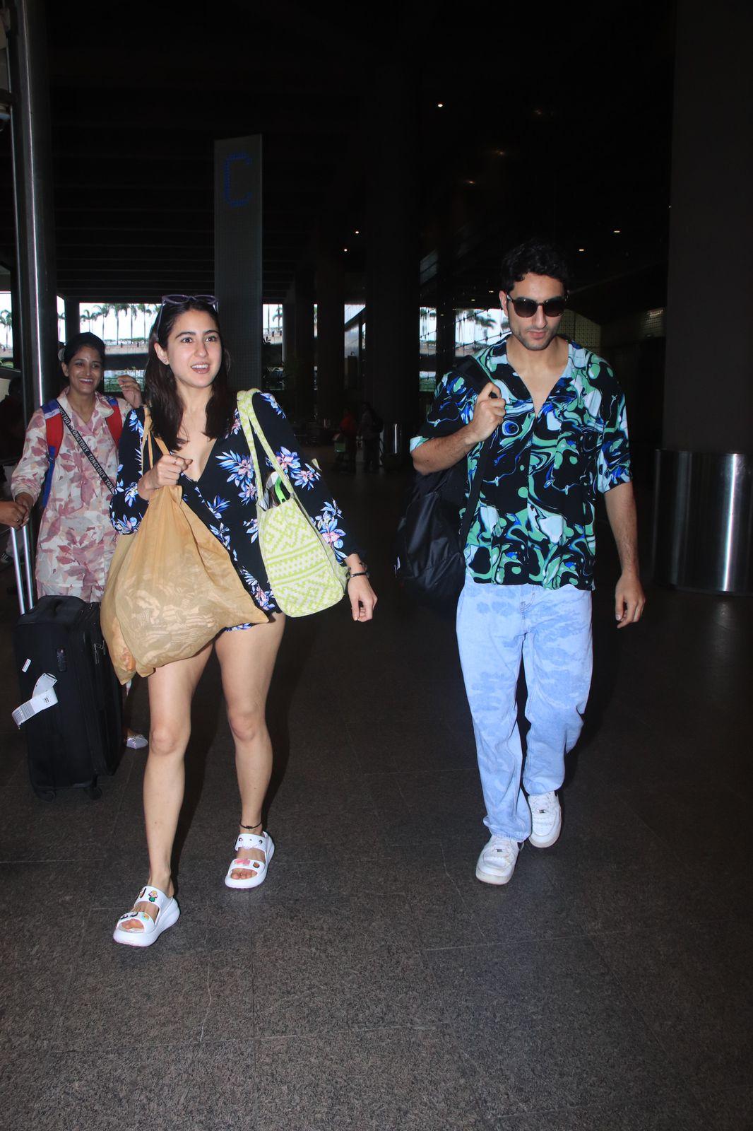 Ibrahim looked suave as in his black sunglasses. His ensemble matched in similar hues of blue. Sara looked happy to be back in Mumbai!